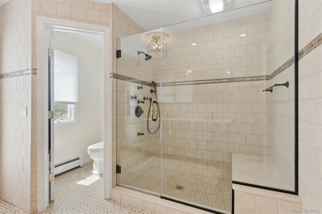 2064 Oliver Way Merrick NY 11566