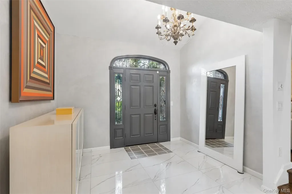 2064 Oliver Way Merrick NY 11566