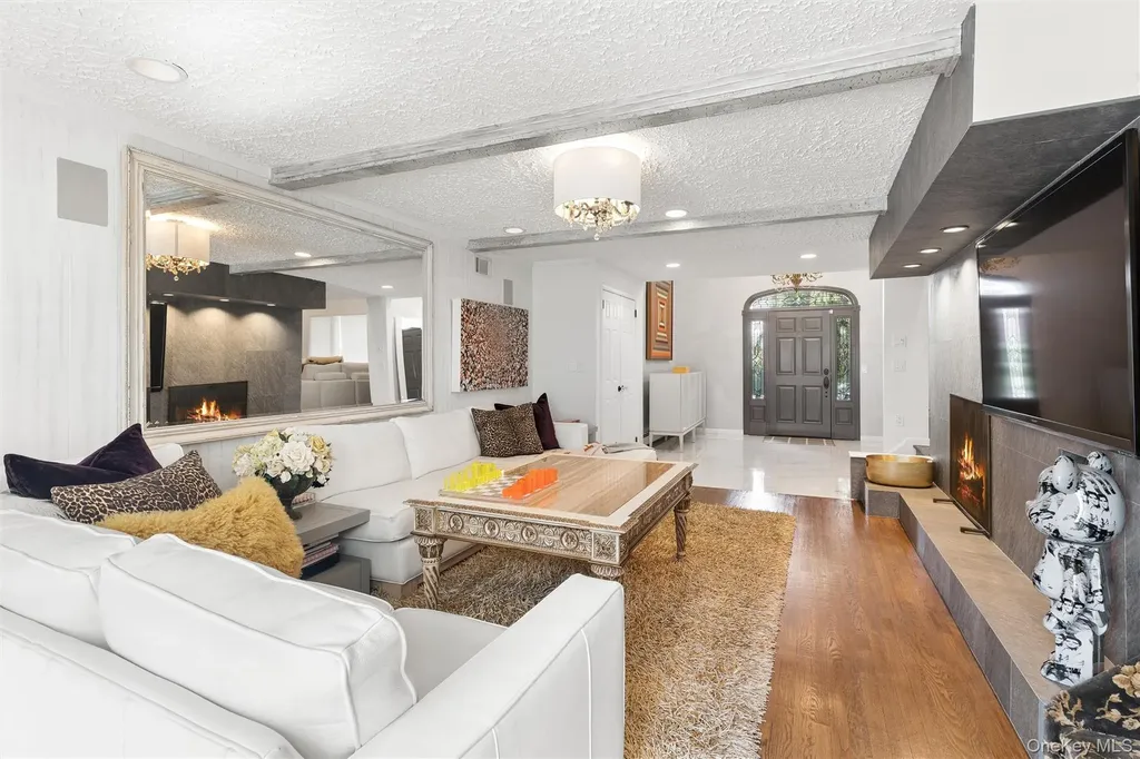 2064 Oliver Way Merrick NY 11566