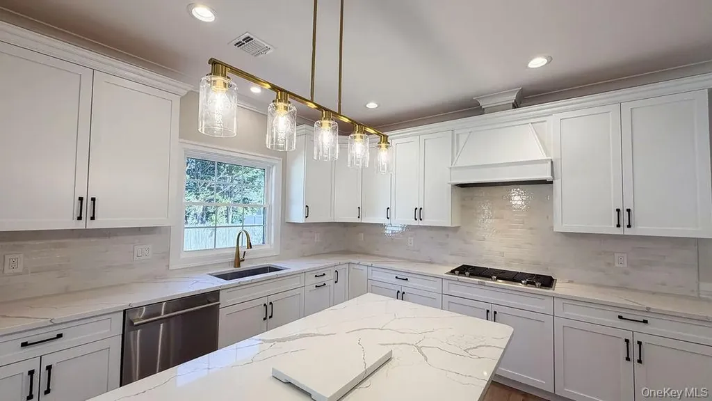 3421 Hawthorne Drive N Wantagh NY 11793