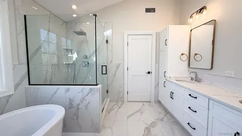 3421 Hawthorne Drive N Wantagh NY 11793