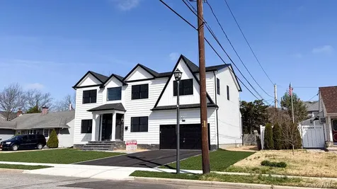 3421 Hawthorne Drive N Wantagh NY 11793