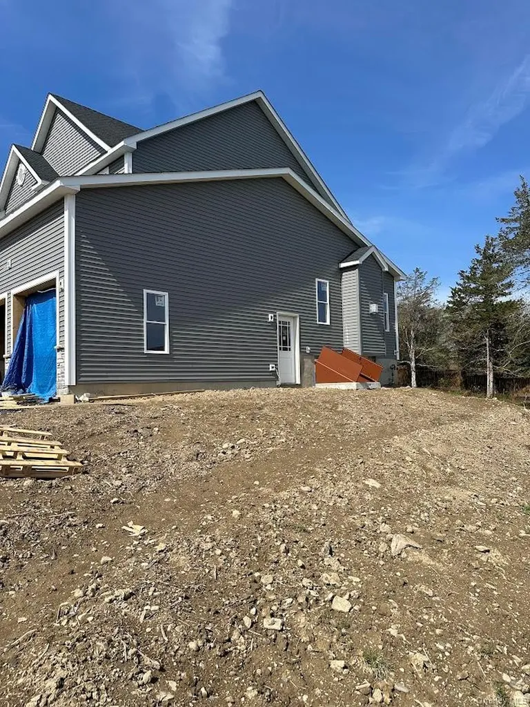 126 Steven Court Monroe NY 10950