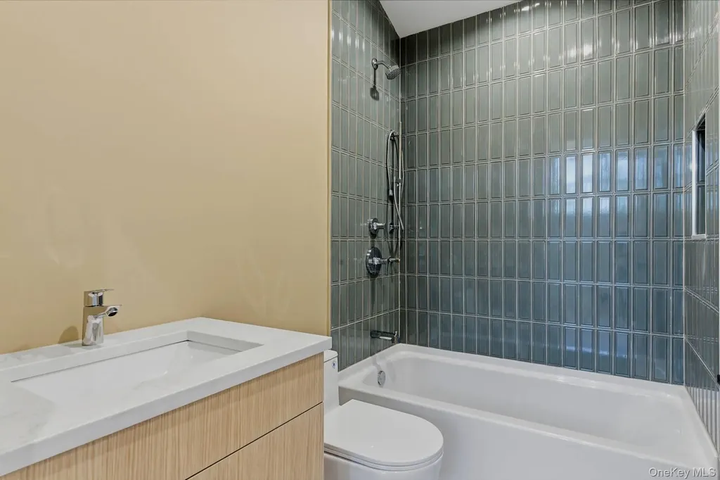 7 Mortimer Street Westhampton Beach NY 11978