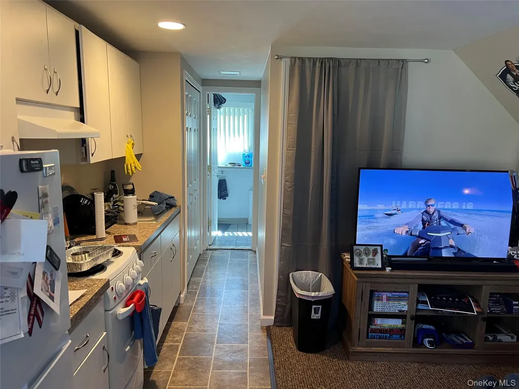 65 Thoreau Road North Babylon NY 11703