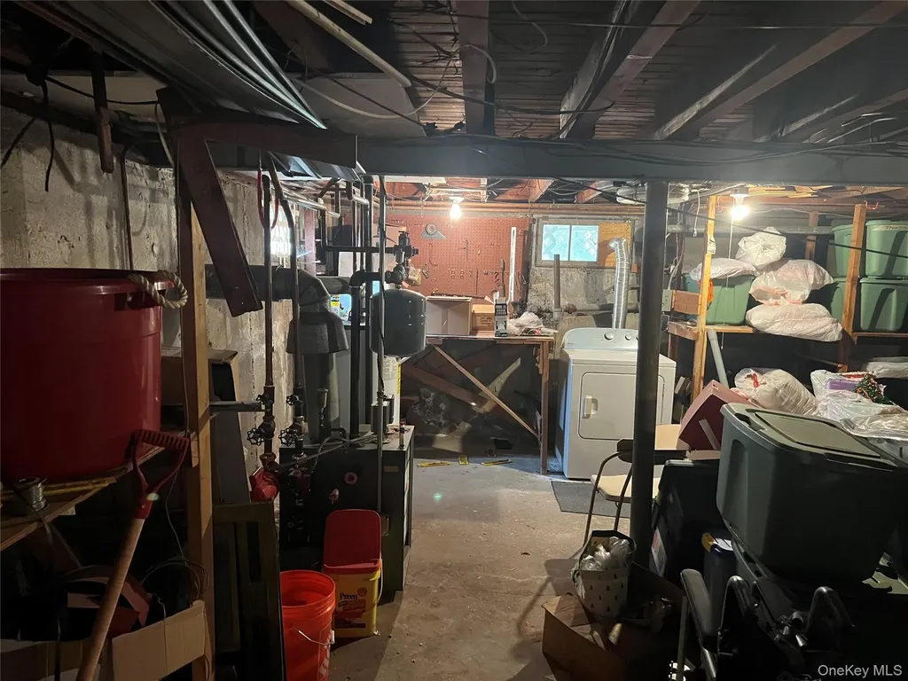 65 Thoreau Road North Babylon NY 11703