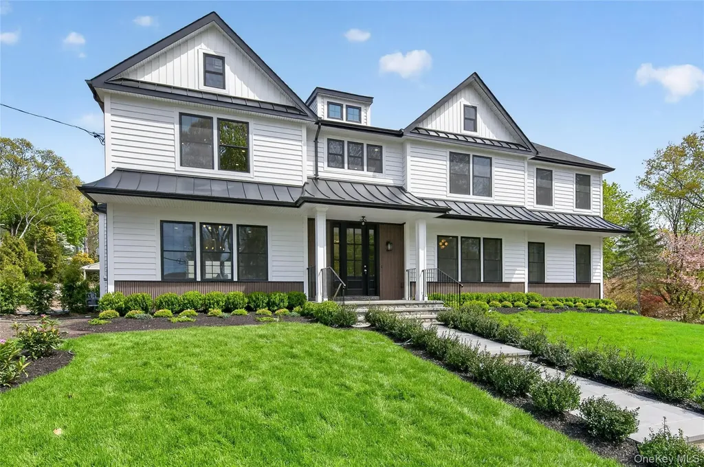 15 Ridge Drive Port Washington NY 11050