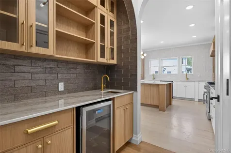15 Ridge Drive Port Washington NY 11050