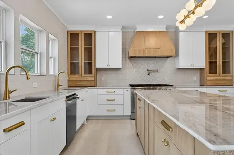 15 Ridge Drive Port Washington NY 11050