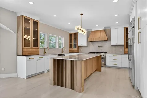 15 Ridge Drive Port Washington NY 11050