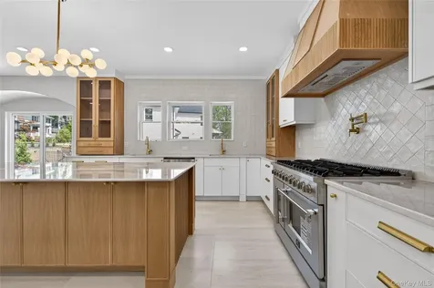 15 Ridge Drive Port Washington NY 11050