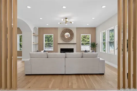 15 Ridge Drive Port Washington NY 11050