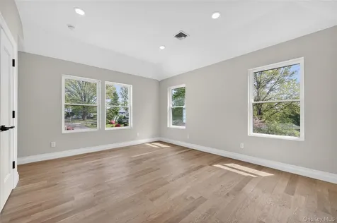 15 Ridge Drive Port Washington NY 11050