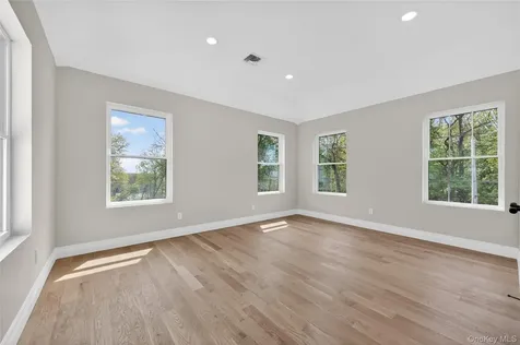 15 Ridge Drive Port Washington NY 11050
