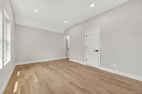 15 Ridge Drive Port Washington NY 11050