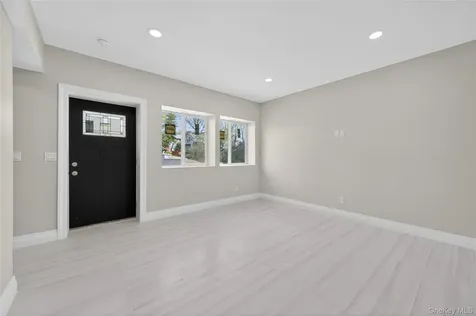 15 Ridge Drive Port Washington NY 11050