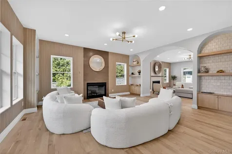 15 Ridge Drive Port Washington NY 11050