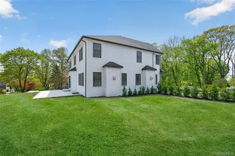15 Ridge Drive Port Washington NY 11050