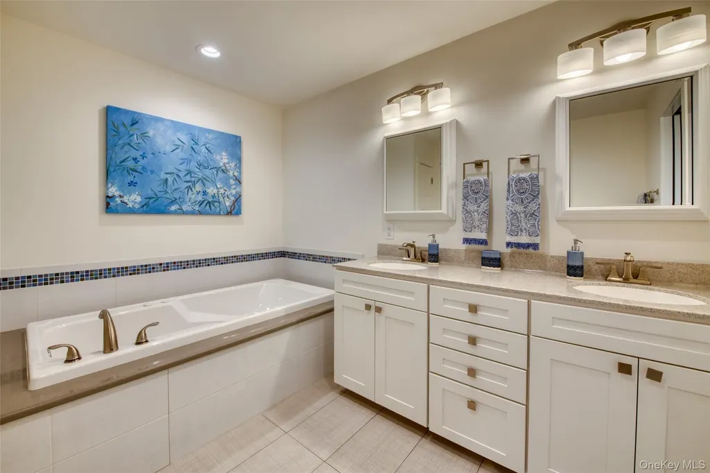 17 Willowood Court Westhampton NY 11977