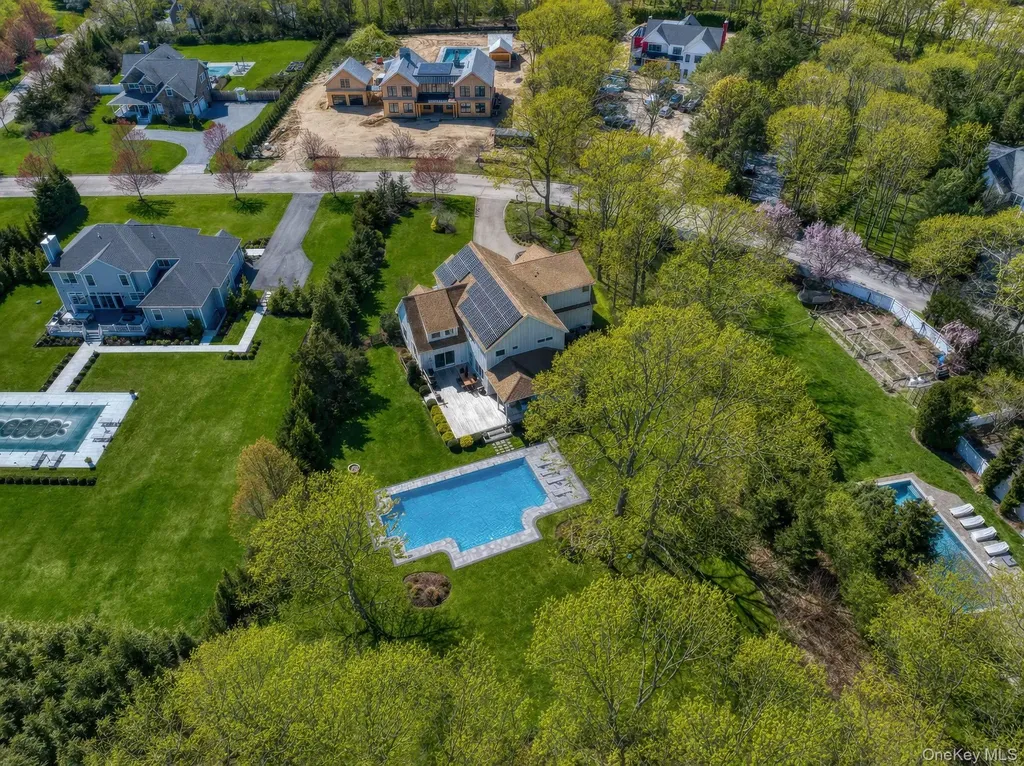 17 Willowood Court Westhampton NY 11977