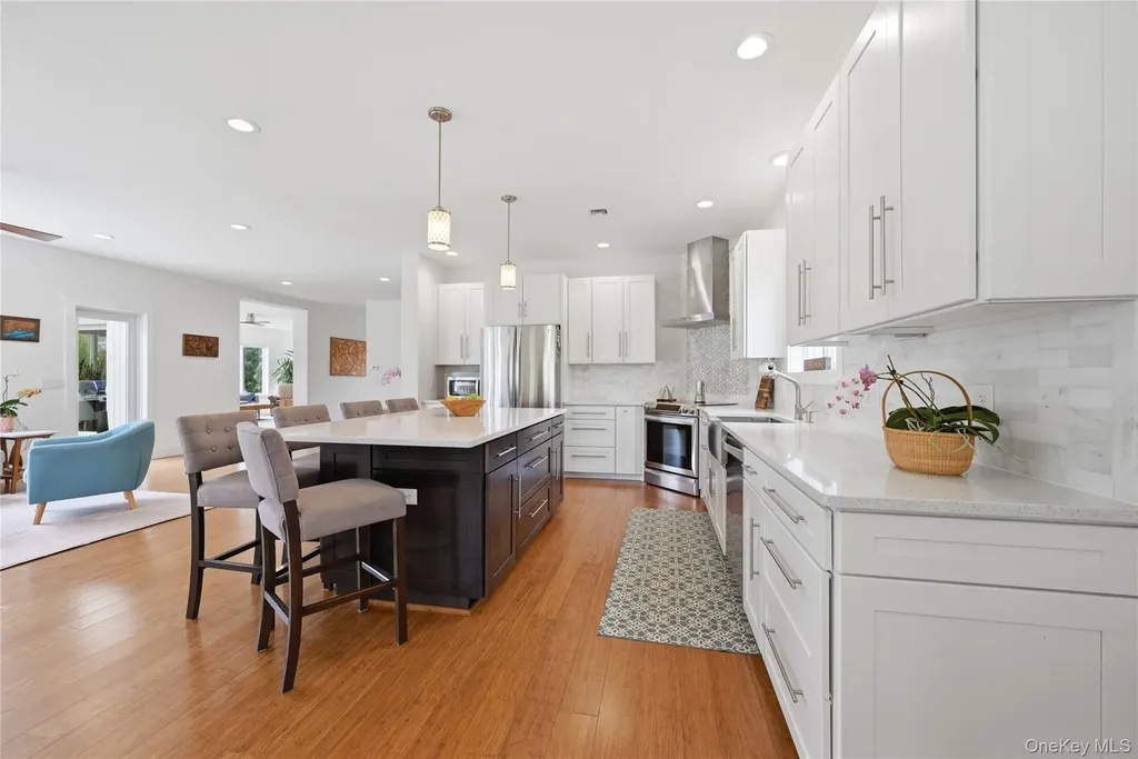 17 Willowood Court Westhampton NY 11977