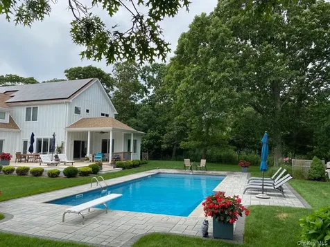 17 Willowood Court Westhampton NY 11977