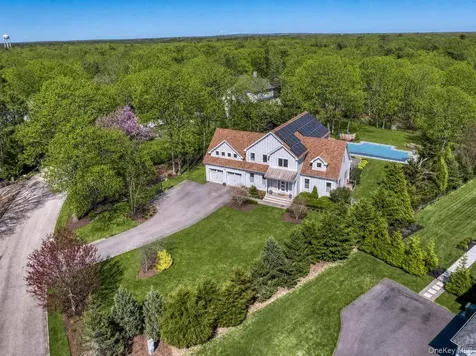 17 Willowood Court Westhampton NY 11977