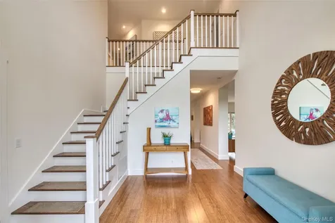 17 Willowood Court Westhampton NY 11977