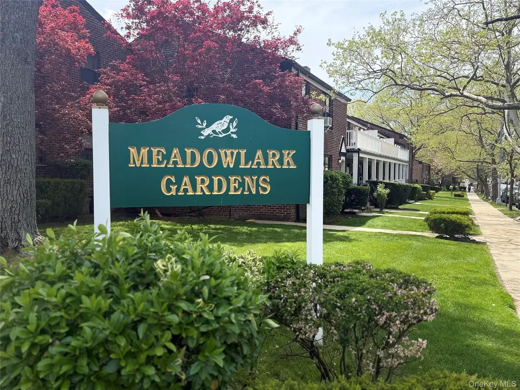 196-15 69th Avenue Fresh Meadows NY 11365