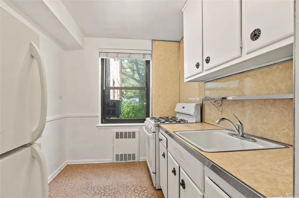 13915 28th Road Flushing NY 11354