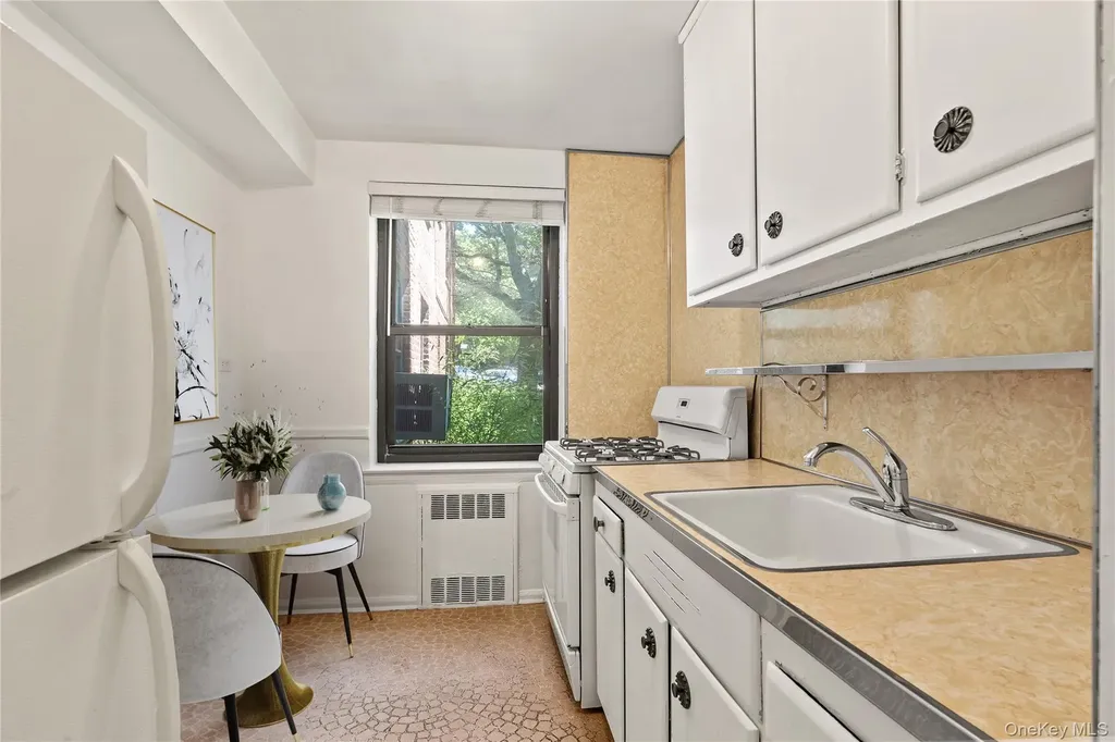 13915 28th Road Flushing NY 11354