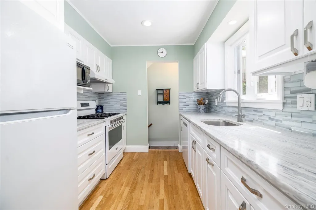 68 Broadway Malverne NY 11565