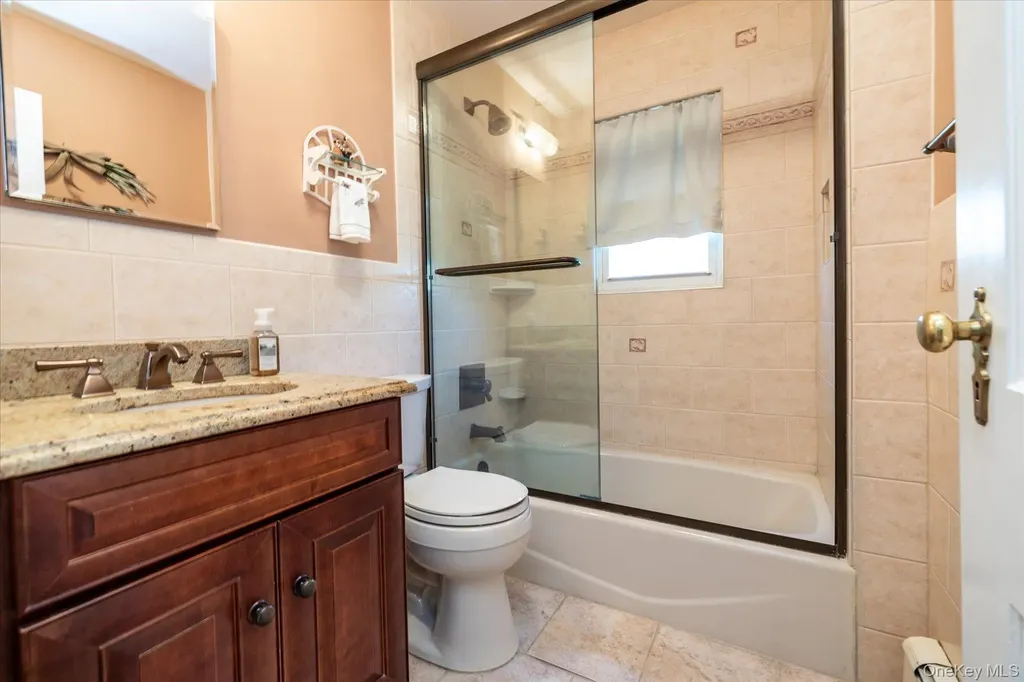 68 Broadway Malverne NY 11565