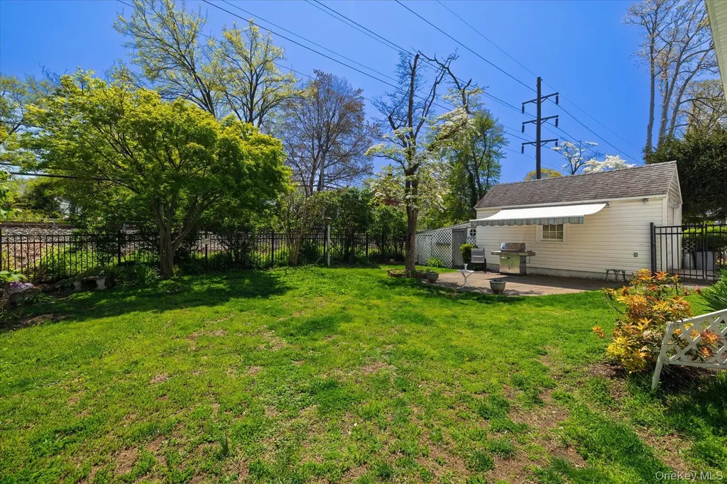 68 Broadway Malverne NY 11565