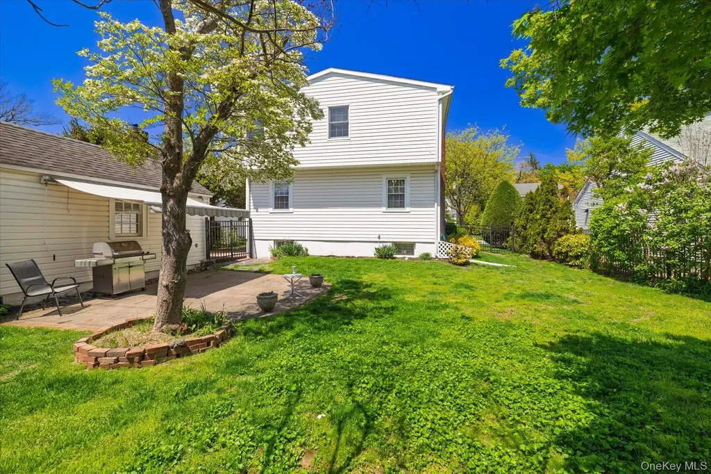 68 Broadway Malverne NY 11565