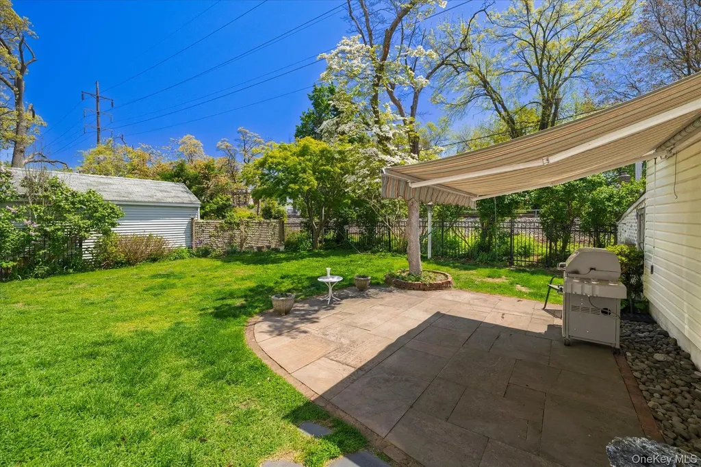 68 Broadway Malverne NY 11565