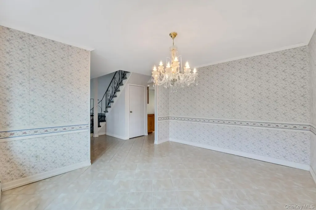171 Nathan Drive Bohemia NY 11716