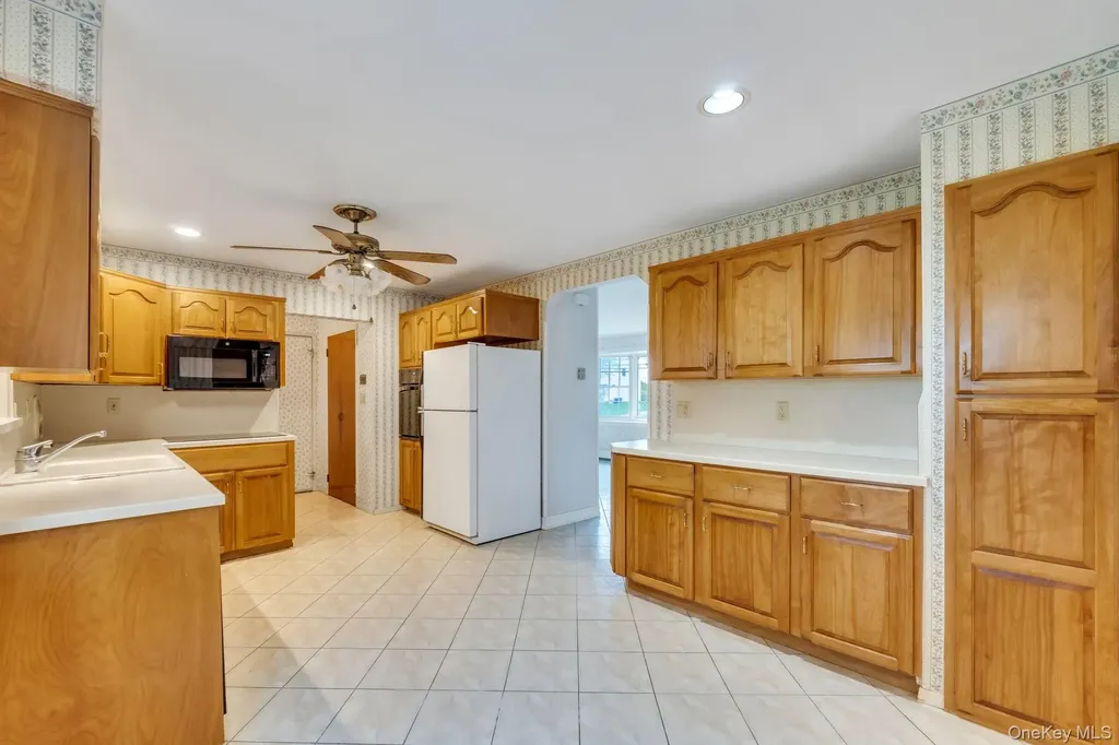 171 Nathan Drive Bohemia NY 11716