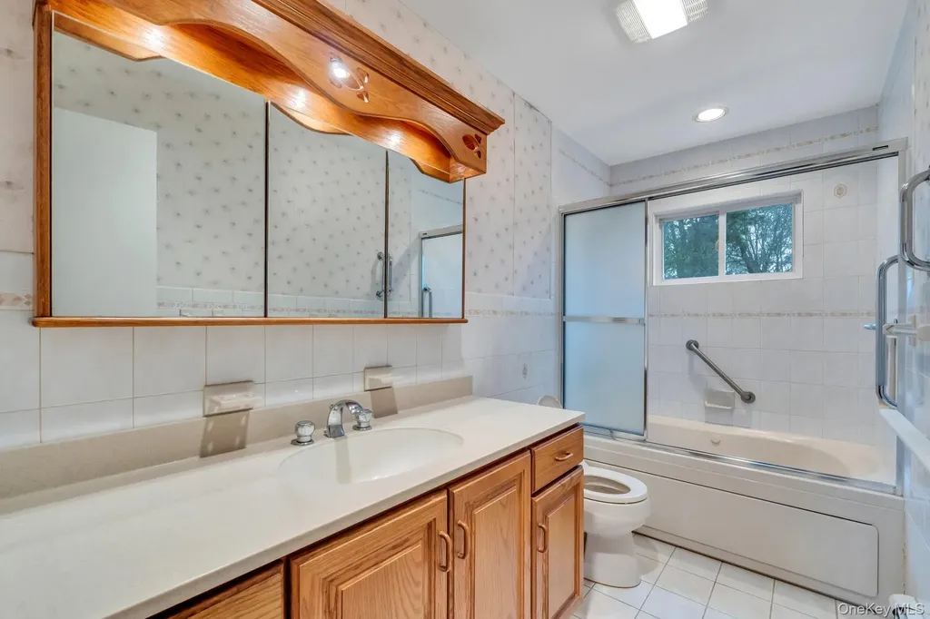 171 Nathan Drive Bohemia NY 11716
