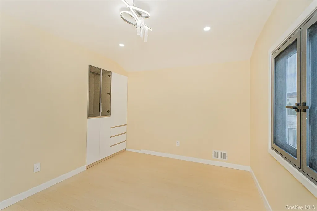 55 Beard Street Staten Island NY 10314