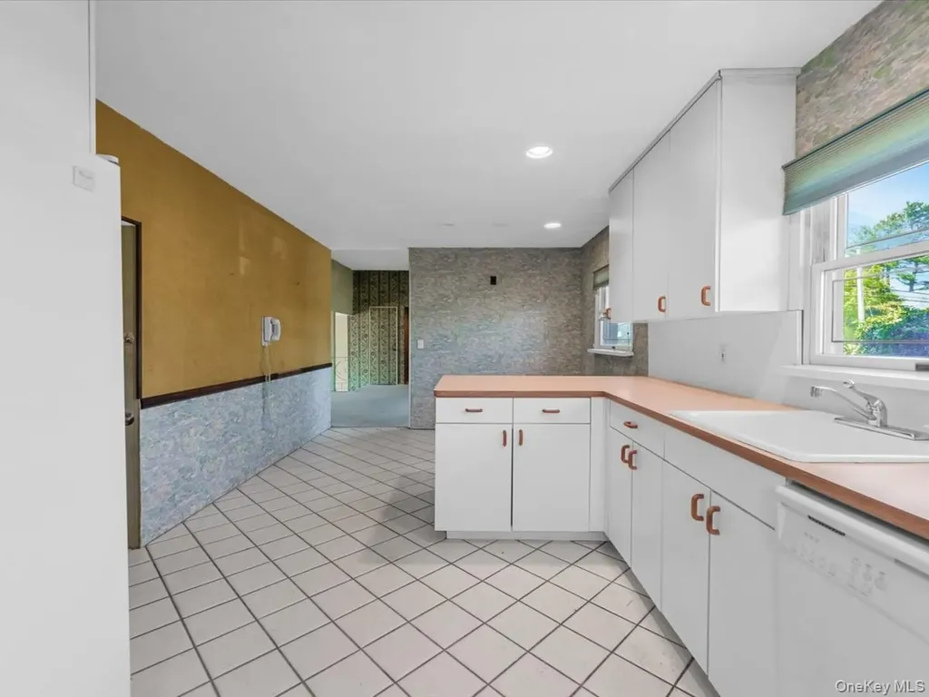 24 Jerold Street Plainview NY 11803