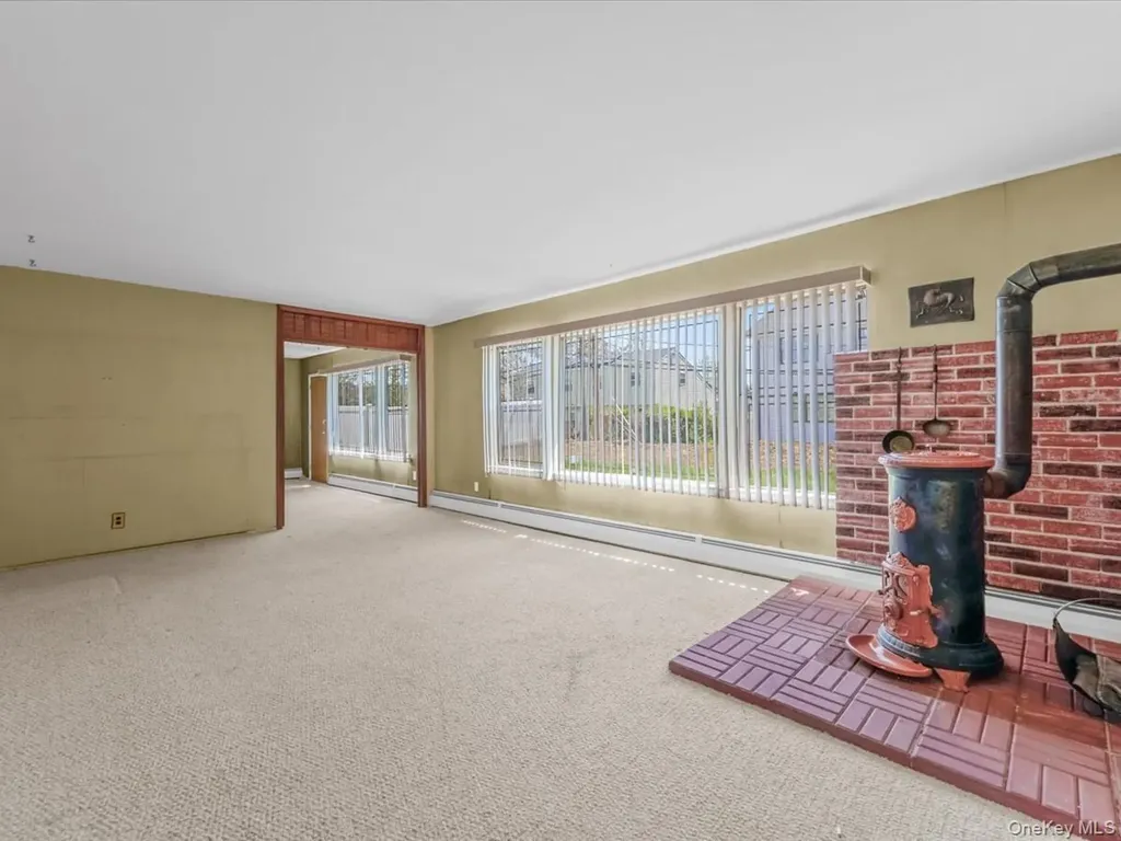 24 Jerold Street Plainview NY 11803