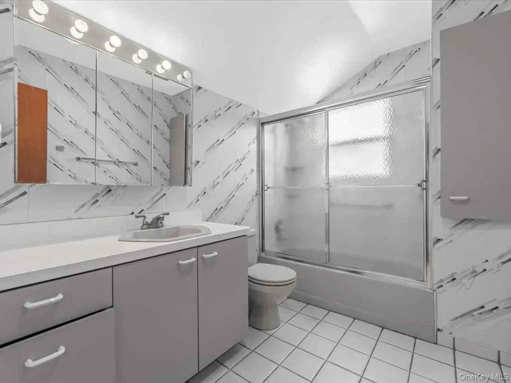 24 Jerold Street Plainview NY 11803