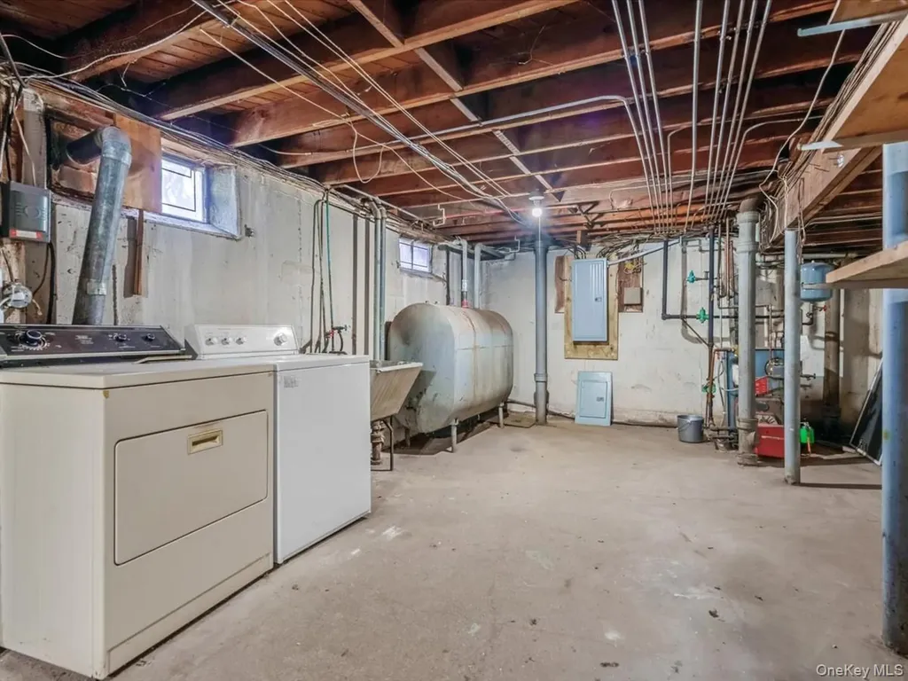 24 Jerold Street Plainview NY 11803