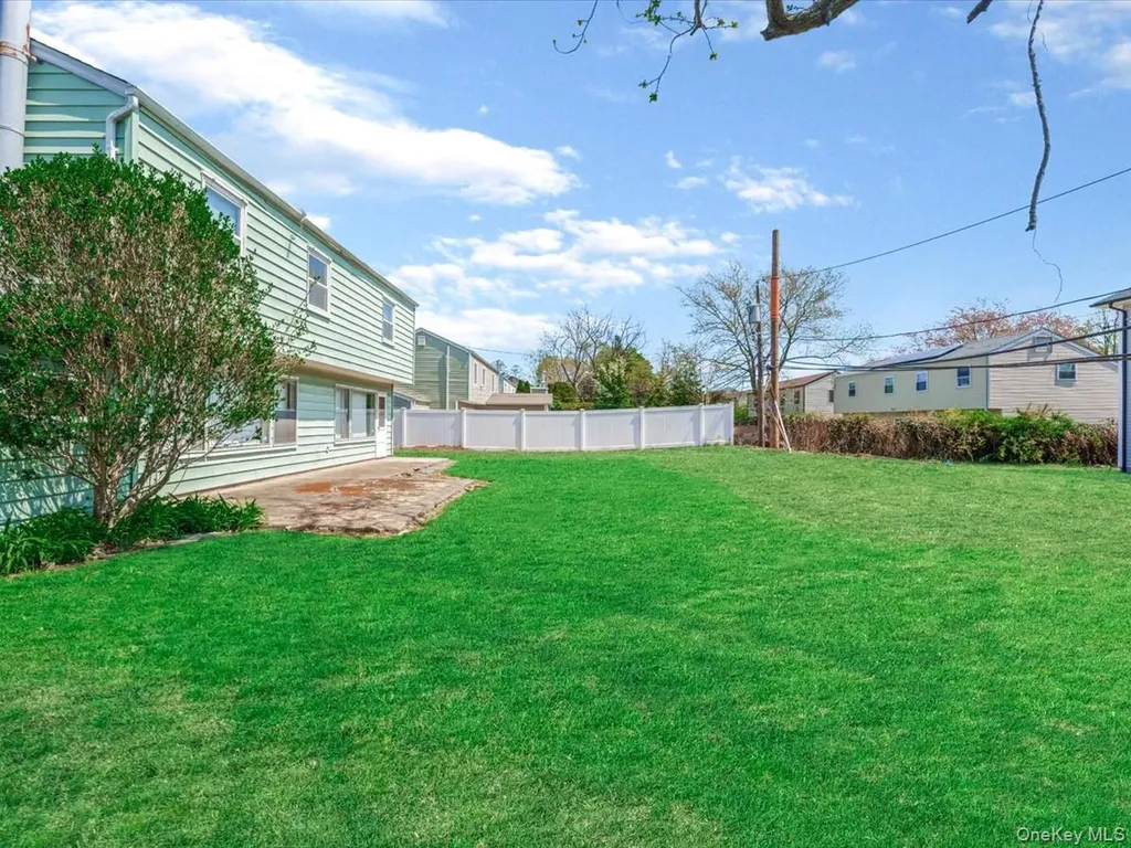 24 Jerold Street Plainview NY 11803