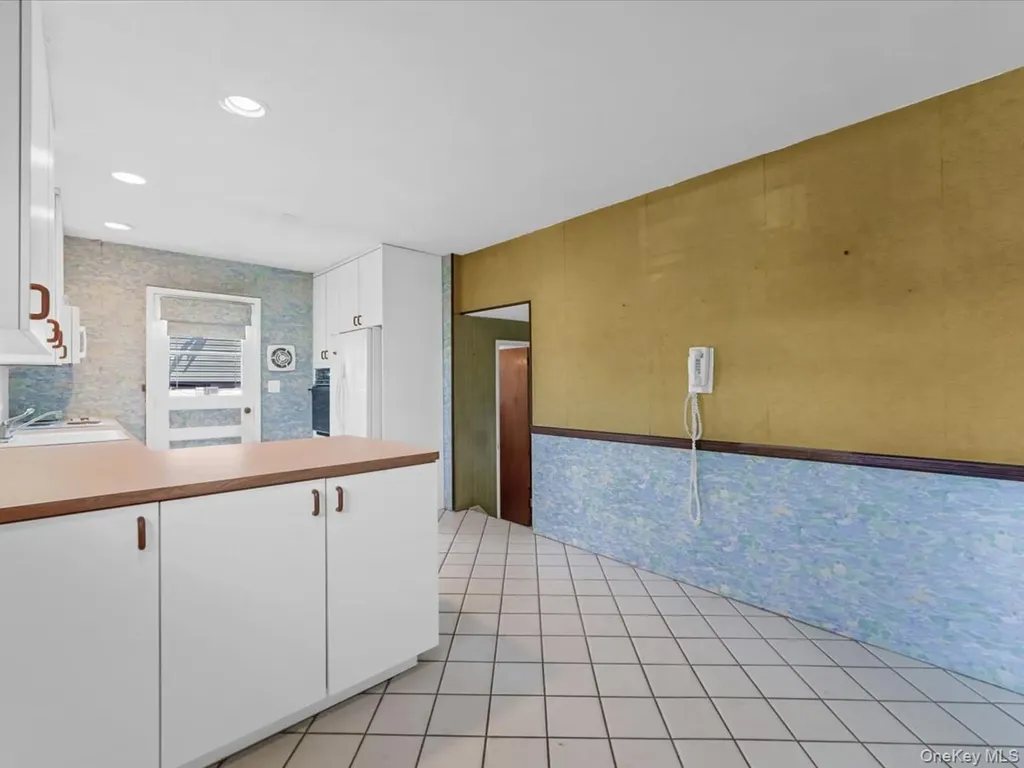 24 Jerold Street Plainview NY 11803