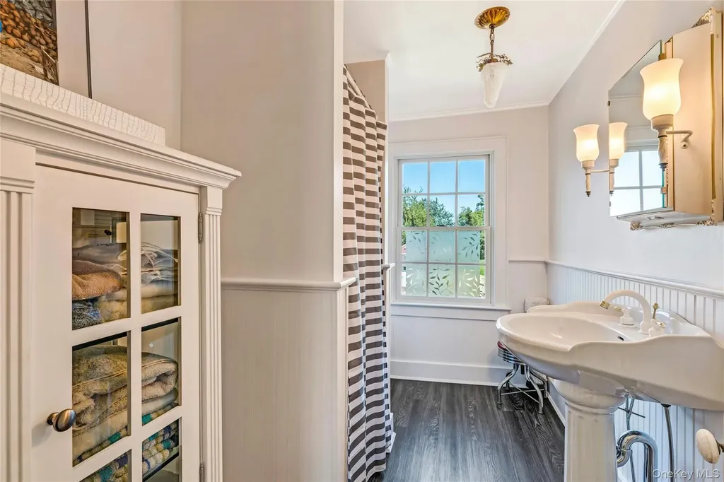 15405 Main Road Mattituck NY 11952