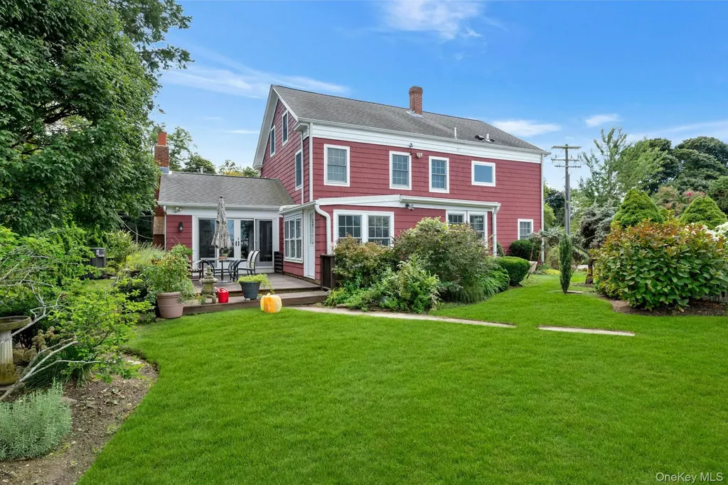 15405 Main Road Mattituck NY 11952