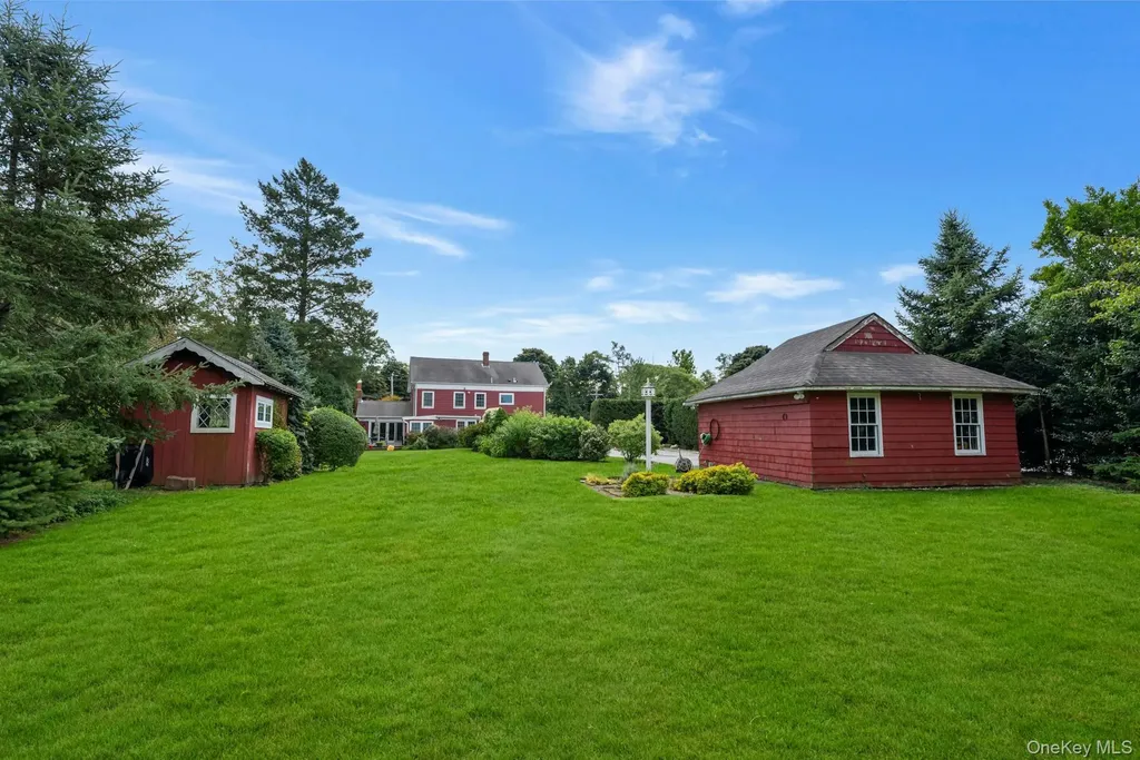 15405 Main Road Mattituck NY 11952
