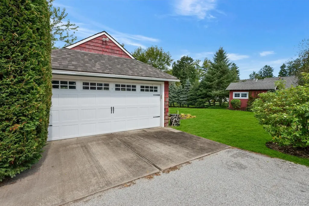 15405 Main Road Mattituck NY 11952